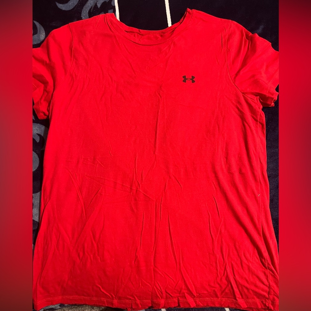 Red UNDER ARMOUR Tee